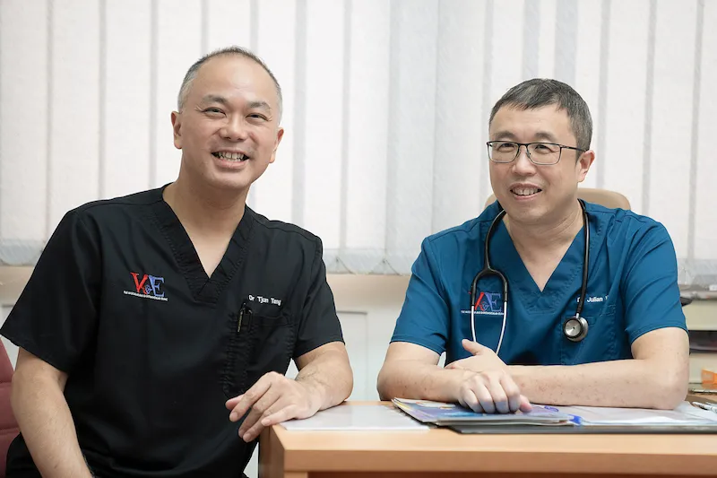 An image of our vascular surgeons Dr Tang Tjun Yip and Dr Julian Wong